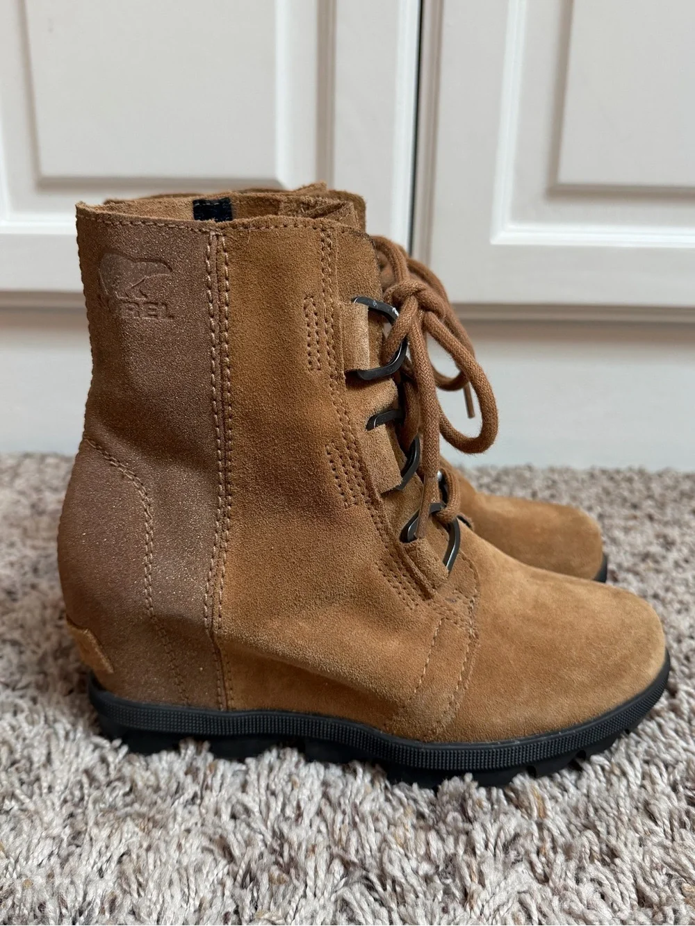 Sorel Joan of Arctic Wedge II Lace Up Boots Tan Suede Size Youth Girls 2
